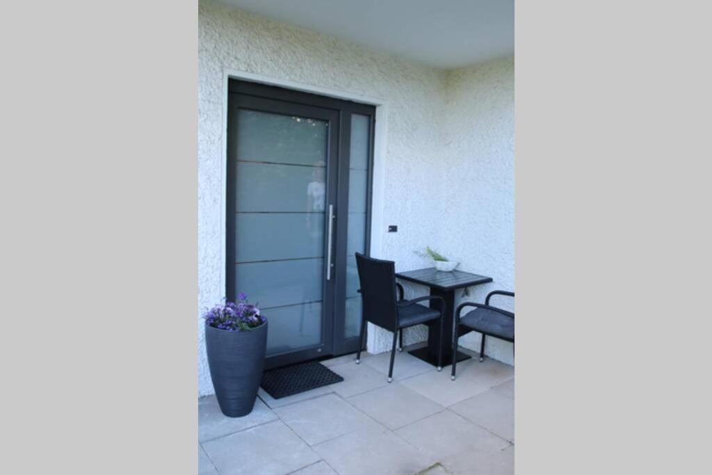 Moderne Ferienwohnung Mit Privatem Eingang - Rosa Kalletal エクステリア 写真