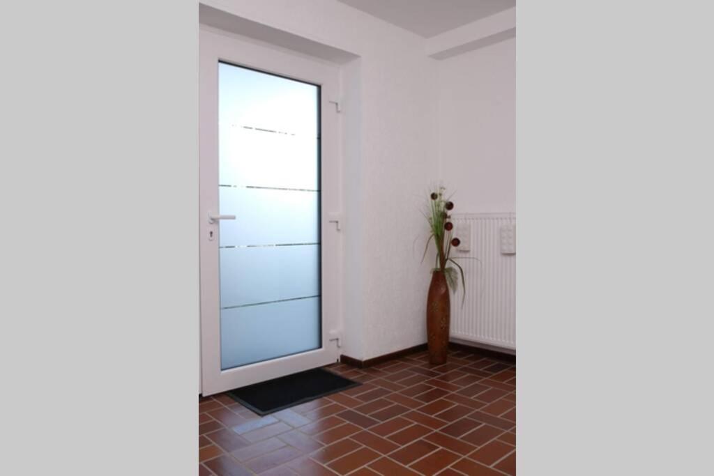 Moderne Ferienwohnung Mit Privatem Eingang - Rosa Kalletal エクステリア 写真