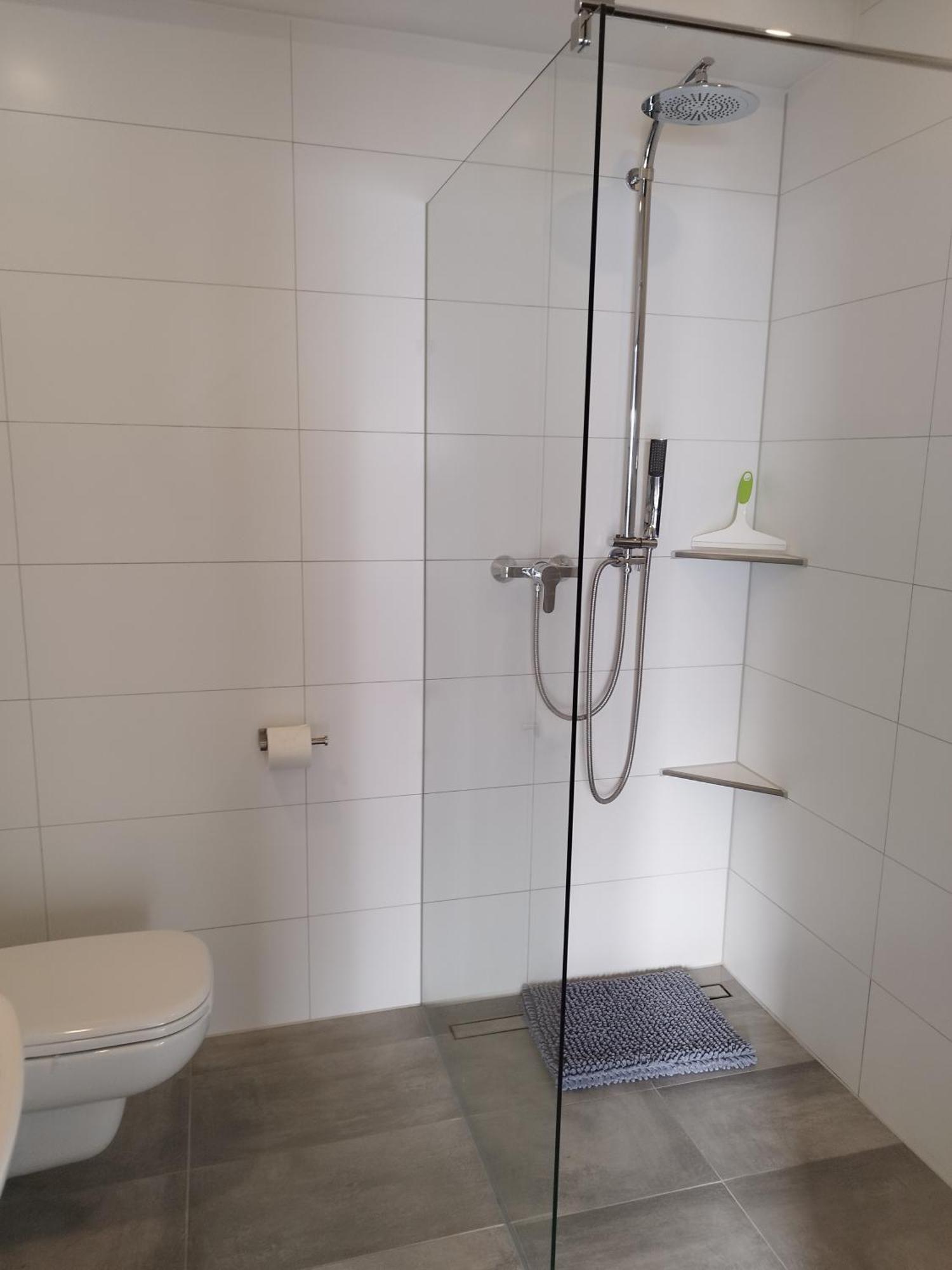 Moderne Ferienwohnung Mit Privatem Eingang - Rosa Kalletal エクステリア 写真