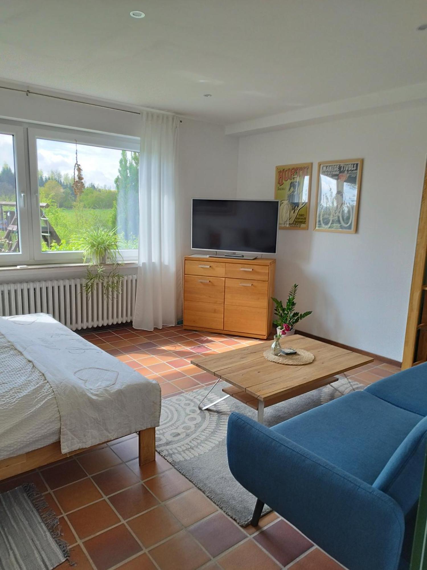 Moderne Ferienwohnung Mit Privatem Eingang - Rosa Kalletal エクステリア 写真